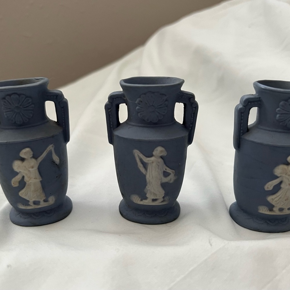 THREE Wedgewood miniatures. Vintage